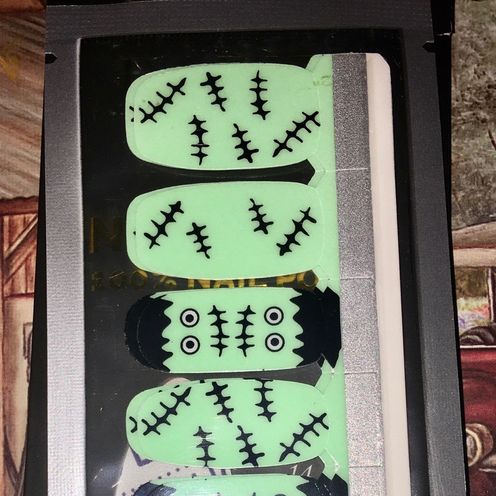 It’s Alive!Halloween Rarity Nail Polish Strip!